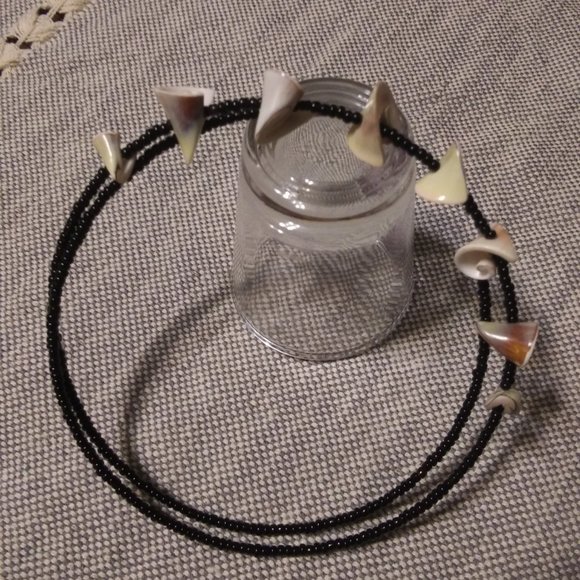Shell Choker - Picture 4 of 8